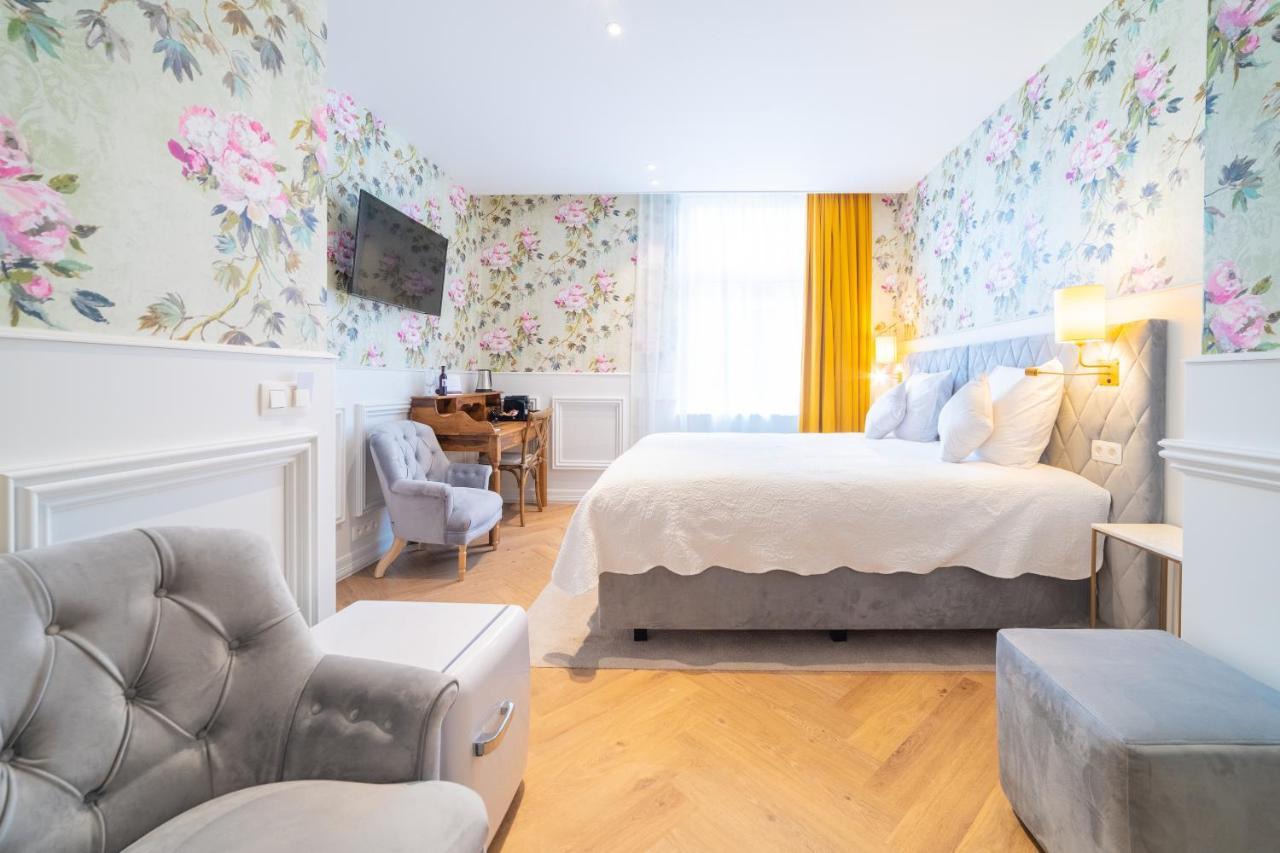 Grand Normandy By Cw Collection Hotel