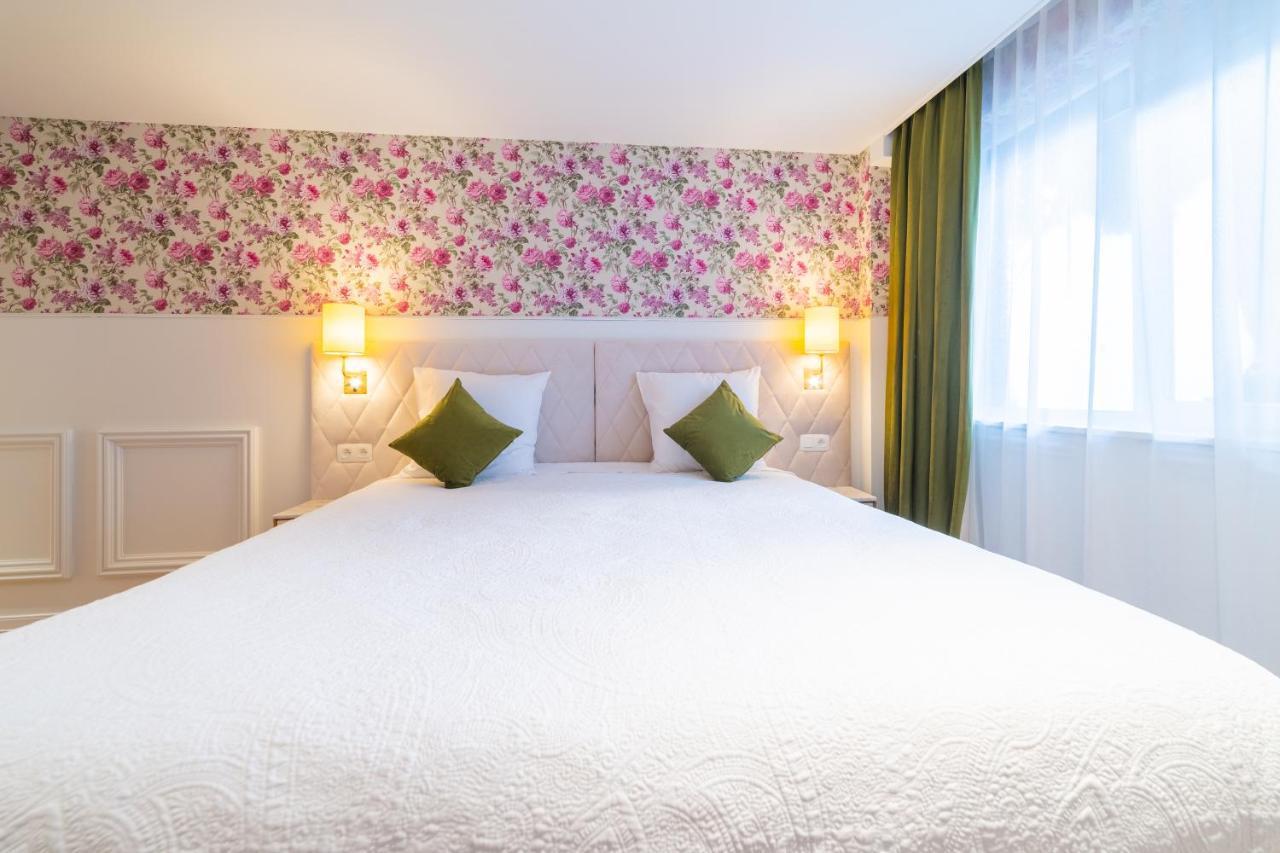 Grand Normandy By Cw Collection Hotel